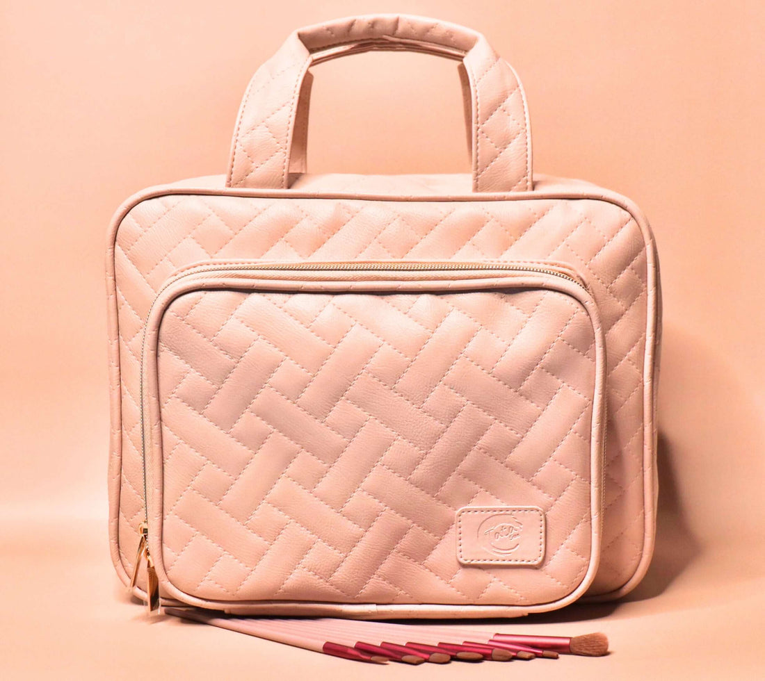 Hangable toiletry travel bag